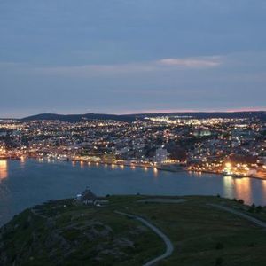 Meet your Posher, Axel